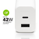 Up to 42W of Shared Output||
Can deliver a combined 42W of power to two devices at once.