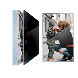 Privacy
||Smooth aluminosilicate glass is treated with a two-way filter that provides full-screen privacy when viewed from the side.
 Privacy
||Smooth aluminosilicate glass is treated with a two-way filter that provides full-screen privacy when viewed from the side.