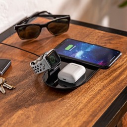 Charge Three Devices
Wirelessly charge your iPhone, AirPods, and Apple Watch Charge Three Devices
Wirelessly charge your iPhone, AirPods, and Apple Watch
