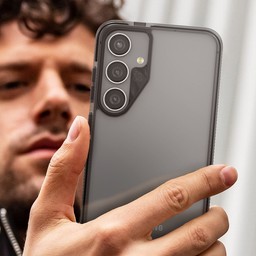 Improved Grip||
The edges of the case have added texture for an improved grip and a secure hold. Improved Grip||
The edges of the case have added texture for an improved grip and a secure hold.