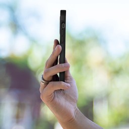 Slim, Lightweight Case||The slim, lightweight design fits easily in your pocket and comfortably in your hand. Slim, Lightweight Case||The slim, lightweight design fits easily in your pocket and comfortably in your hand.