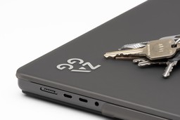 Scratch-resistant|| material for long-lasting protection Scratch-resistant|| material for long-lasting protection