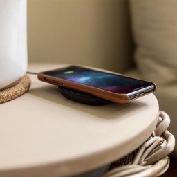 Charge Through Lightweight Cases
||Delivers a charge through cases up to 3mm thick.
 Charge Through Lightweight Cases
||Delivers a charge through cases up to 3mm thick.