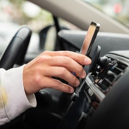 One-Handed Operation
||Easily attach or detach your phone with just one hand. One-Handed Operation
||Easily attach or detach your phone with just one hand.