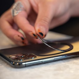 snap Adapter Included 
||Add magnetic compatibility to any smartphone. snap Adapter Included 
||Add magnetic compatibility to any smartphone.